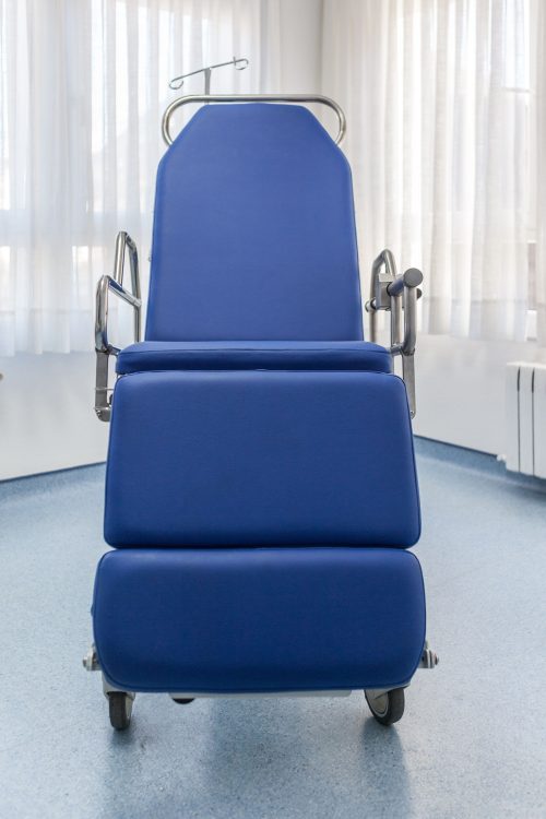 Plano frontal de la silla-camilla Leonardo, producto destinado para el tratamiento y manejo de pacientes